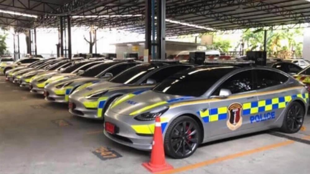 Polícia tailandesa transforma 7 Tesla Model 3 em carros de patrulha