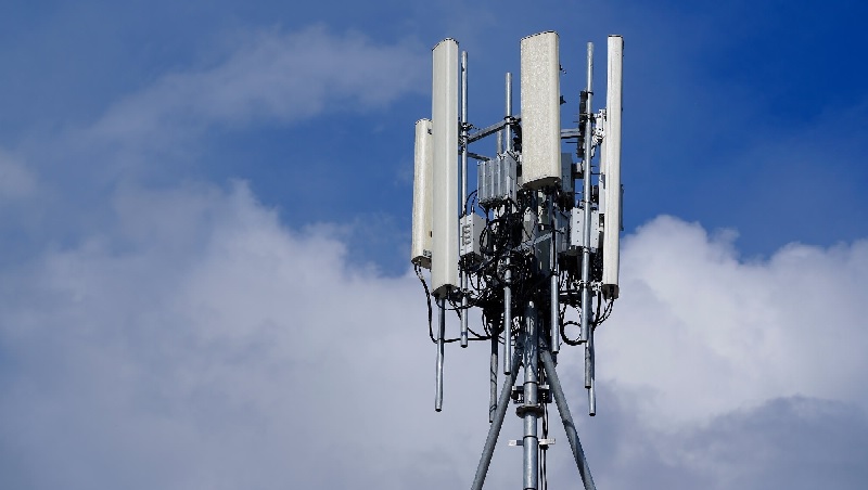 Reino Unido: 77 antenas já foram atacadas devido às teorias sobre a COVID-19 e 5G