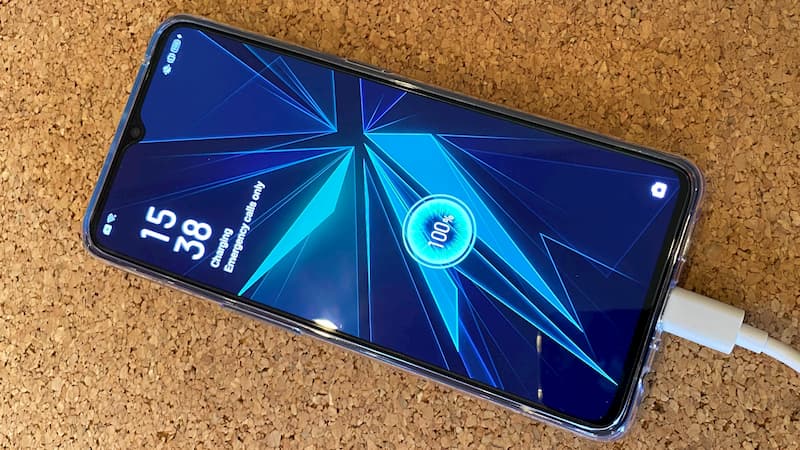 OPPO diz que, afinal, carregamento rápido de 40W não faz mal à bateria