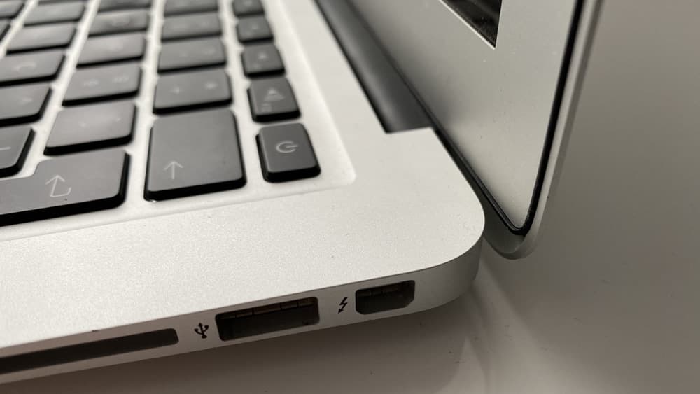 Falhas na ligação Thunderbolt poderão permitir aos hackers roubar dados em 5 minutos