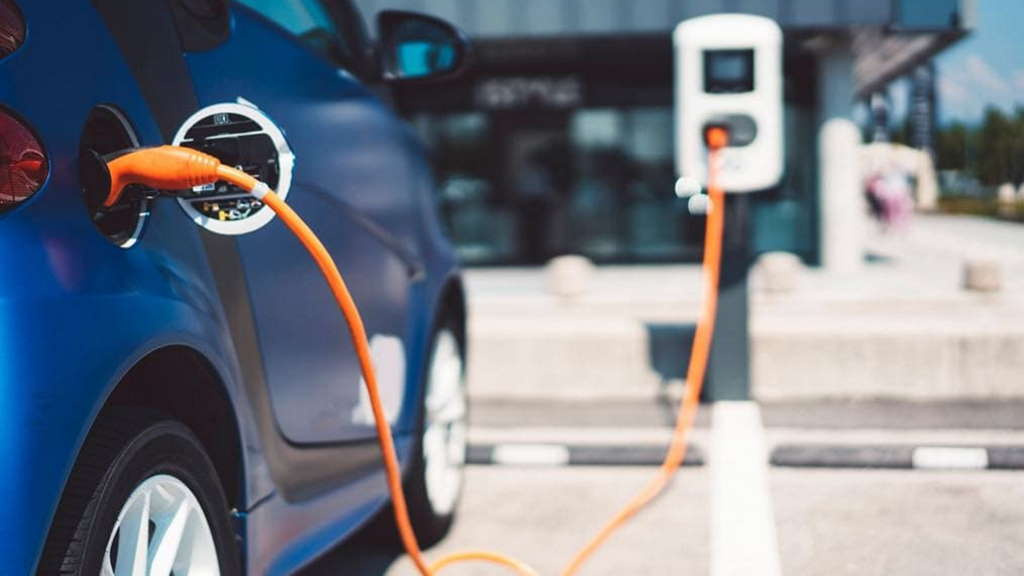 Maioria dos proprietários de elétricos não está satisfeita com a rede pública de carregamento