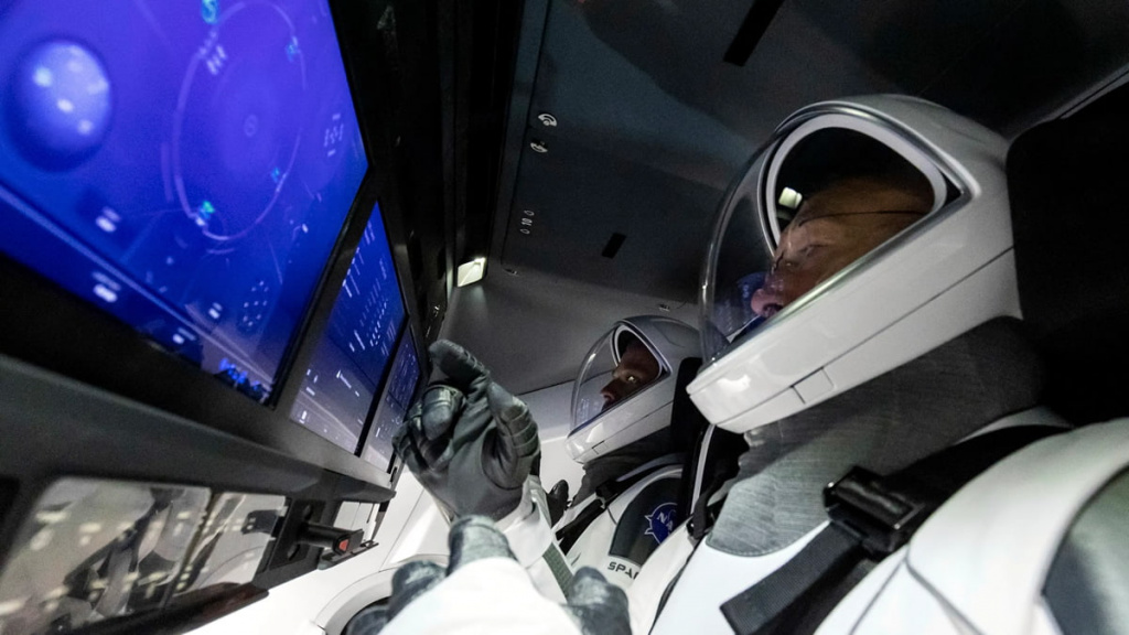 Como conseguiu Musk e SpaceX a ida ao Espaço mais barata que os russos?