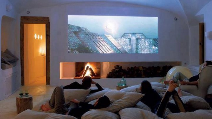 Transforme o seu quarto numa sala de cinema com um projetor