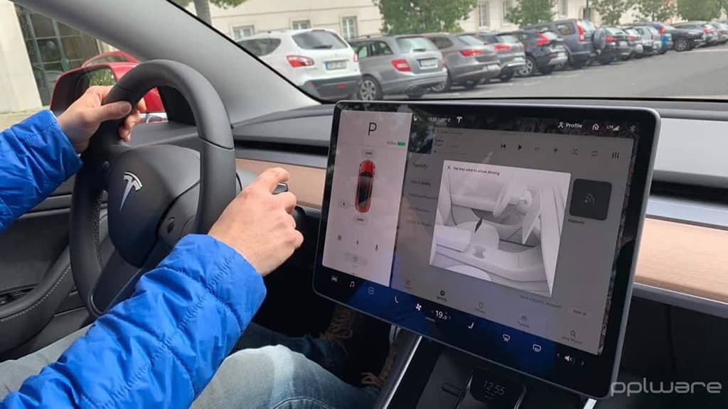 Elon Musk diz que a próxima atualização do Full Self-Driving será surpreendente