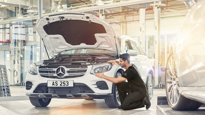 Mercedes-Benz chama mais de 660 mil carros à oficina por risco de verter óleo