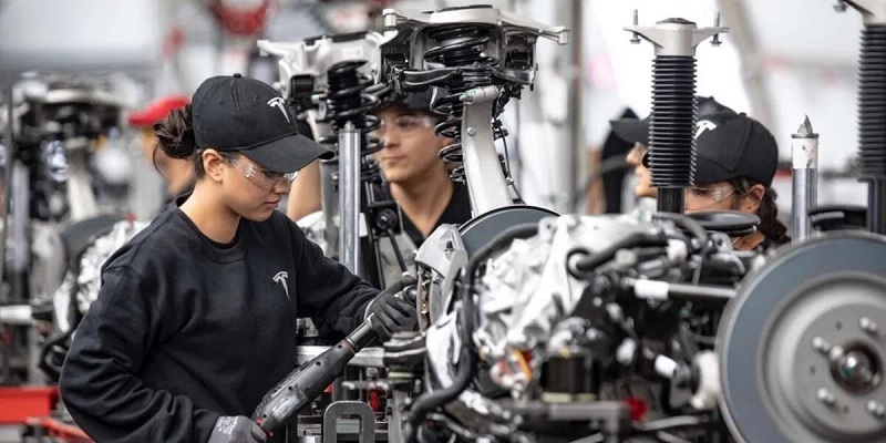 Tesla diz que não despediu funcionários por ficarem em casa devido à COVID-19