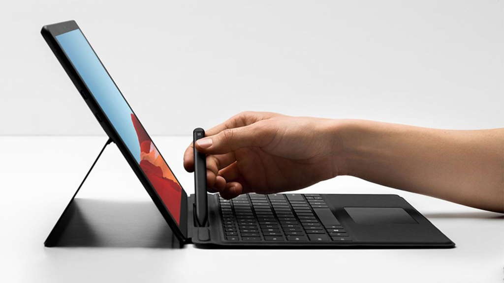 Microsoft dá ao Surface Pro X funcionalidade única para chamadas vídeo no Windows 10