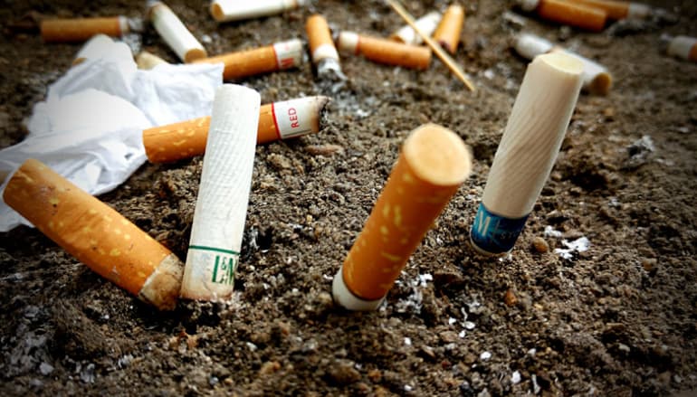 Beata de cigarro no chão vai custar até €250! Multas a partir de sexta-feira
