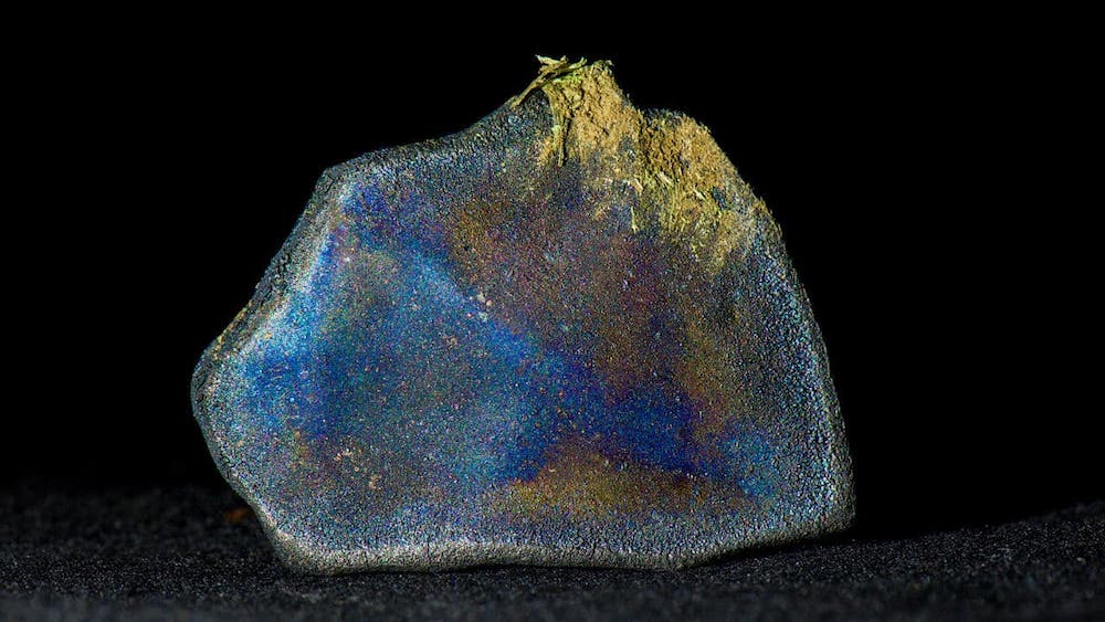 Meteorito mais valioso que ouro pode conter blocos da construção da vida na Terra