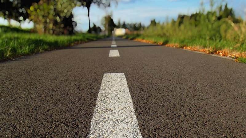 E se o asfalto for mais poluente que os próprios automóveis que nele circulam?