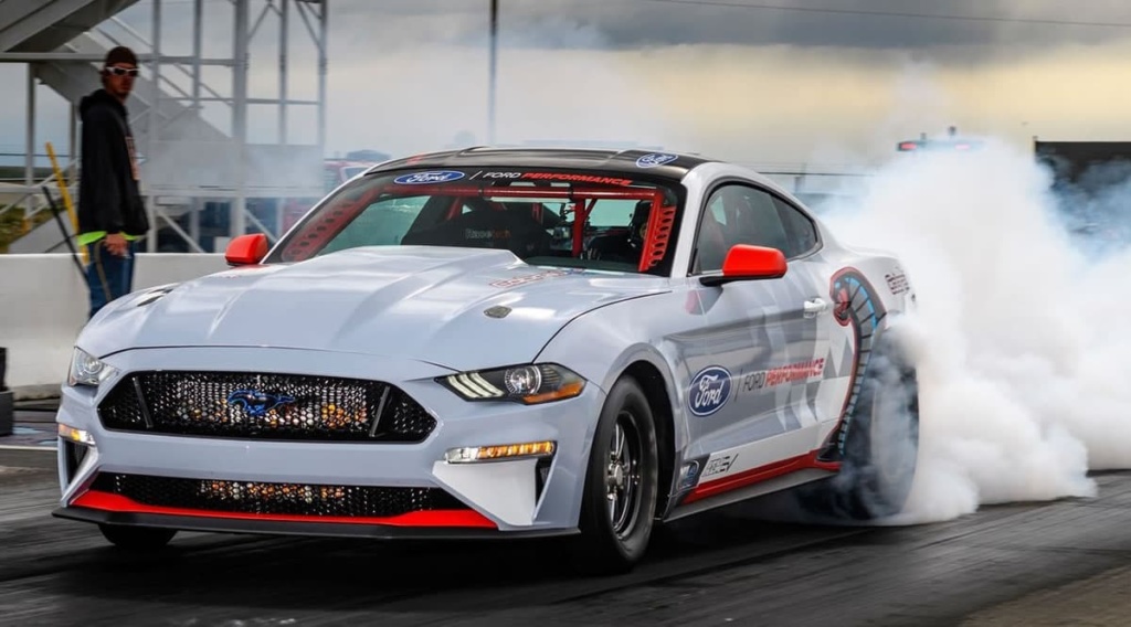Ford Mustang elétrico faz a “quarter-mile” em 8.27 segundos e atinge os 270 km/h