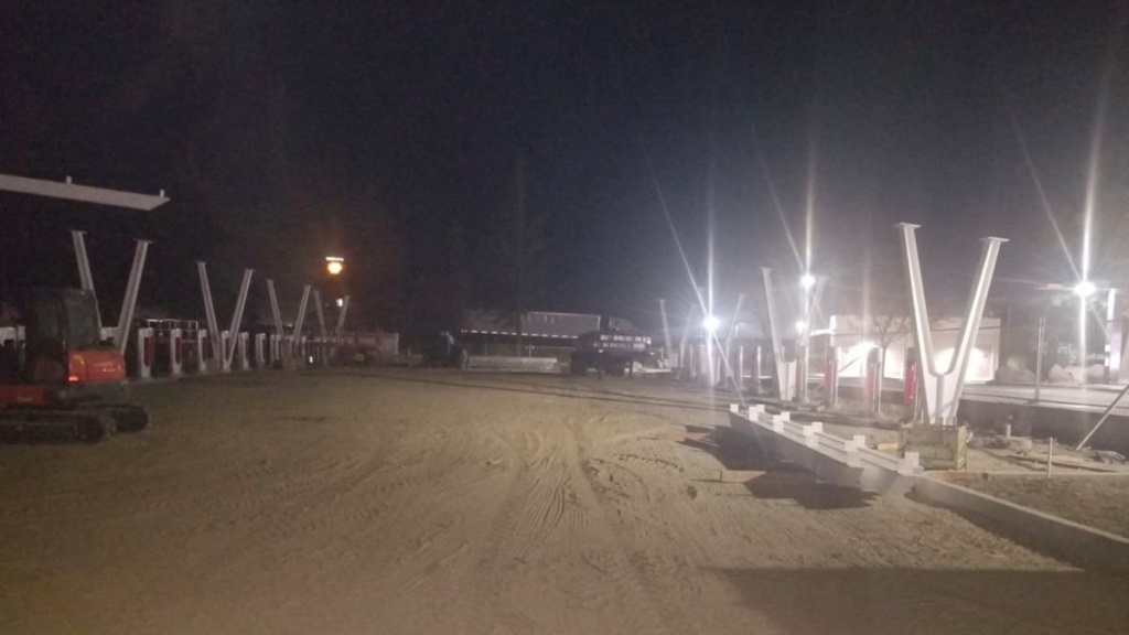 Supercharger: Tesla está a construir a maior estação de carregamento do mundo