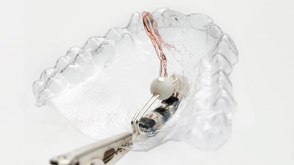 Tong: O dispositivo que permite controlar um computador com a língua