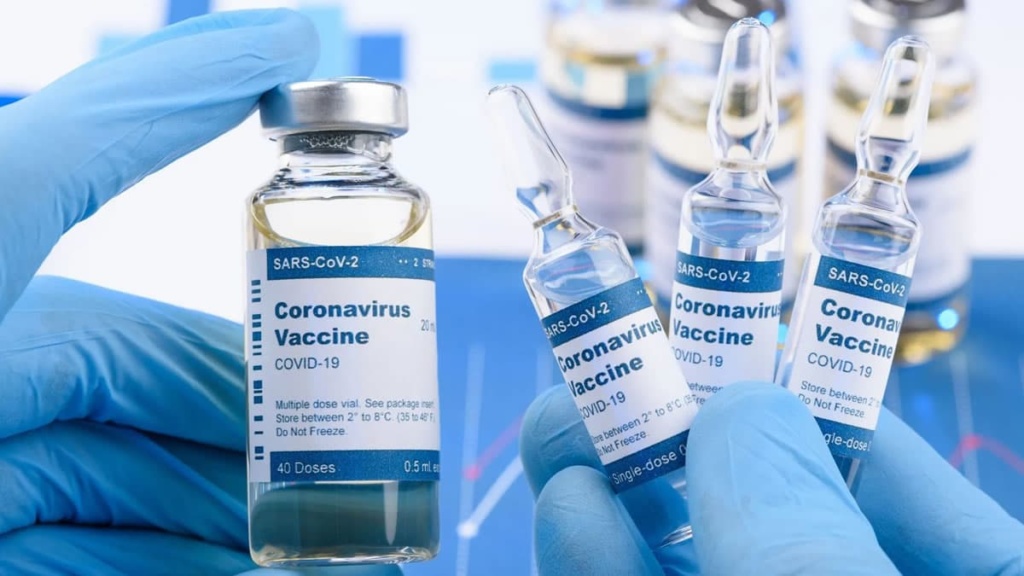 Coronavírus: testes com vacina de Oxford são interrompidos após paciente ter “adoecido”