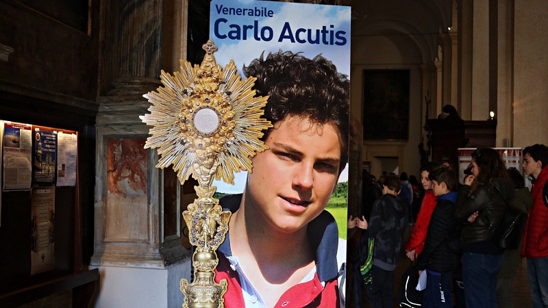 Quem foi Carlo Acutis, o “Influencer de Deus” que vai ser canonizado em 2025?
