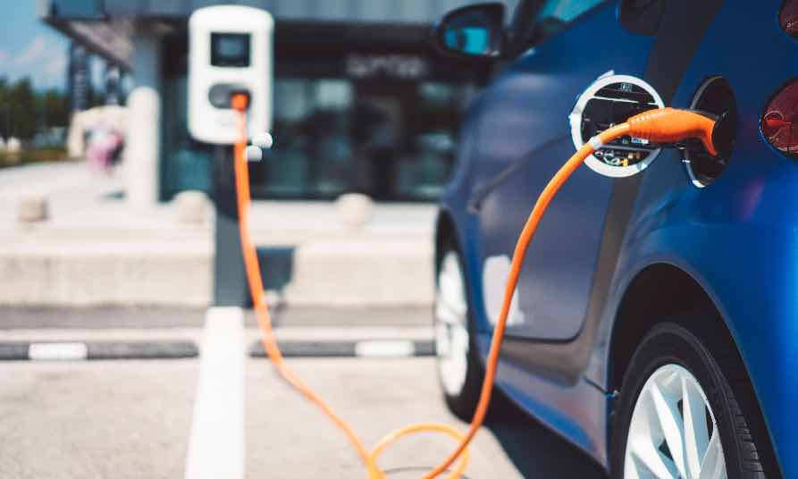 ACEA pede à União Europeia mais carregadores para os carros elétricos e de hidrogénio