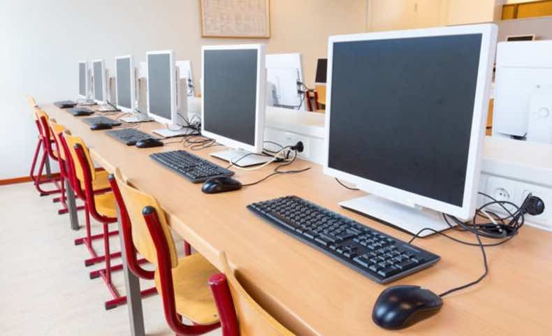 COVID-19: Que se passa com os 100 mil computadores para as escolas?