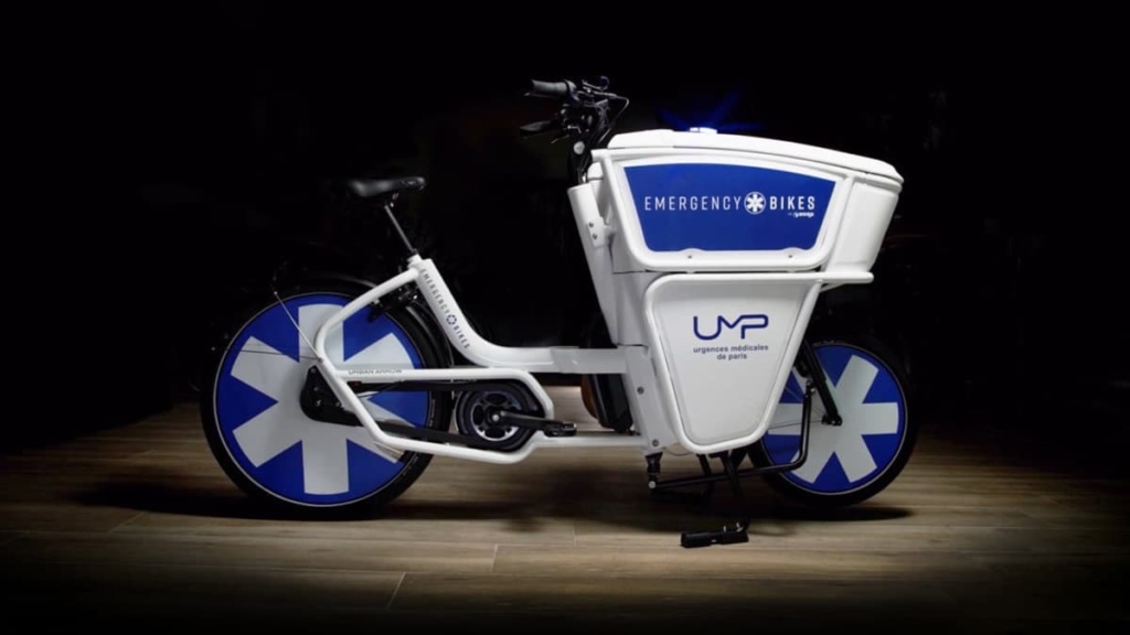 Ambulância que é uma bicicleta elétrica já chegou às ruas de Paris