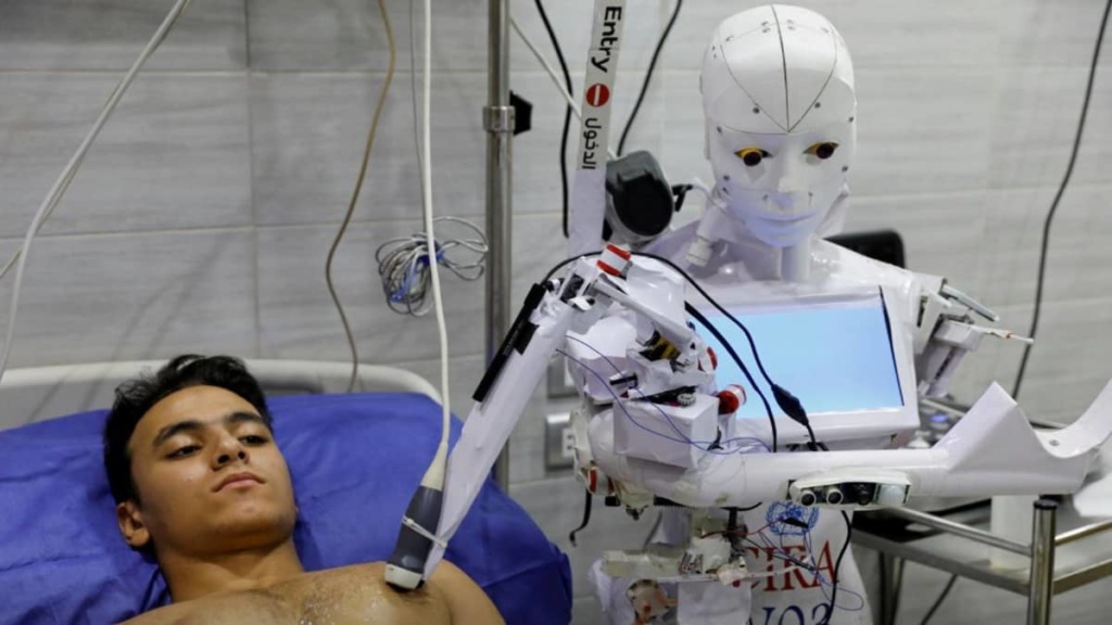 Robô para fazer testes a pacientes suspeitos de COVID-19