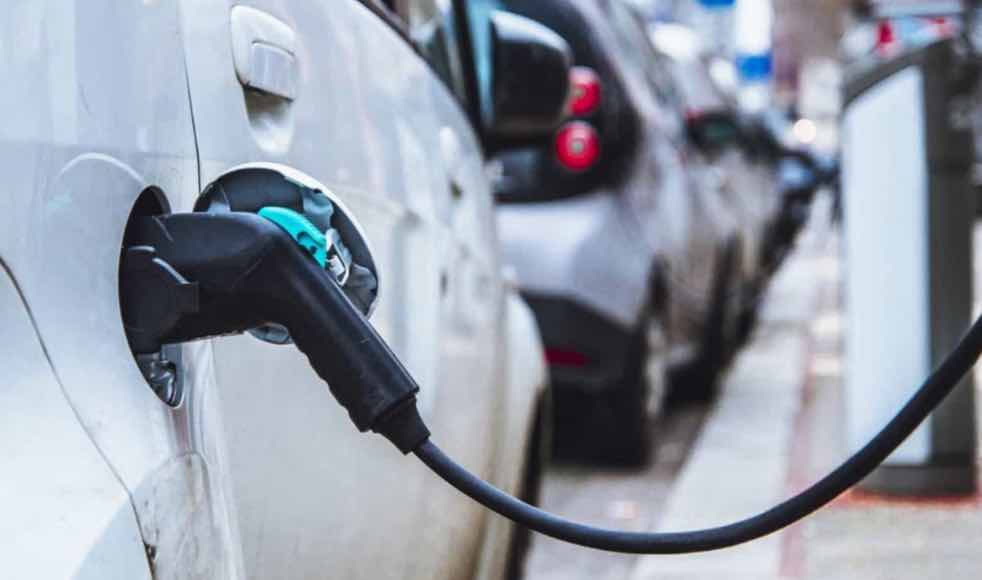 Marcas de carros elétricos revoltadas contra “nova” medida do Governo