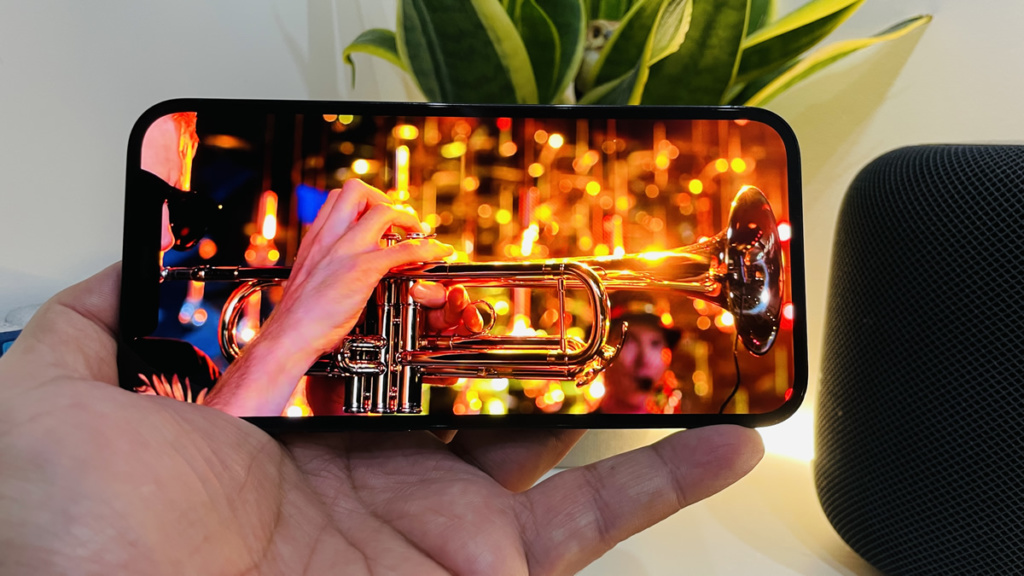 Apple regista patente para ecrã de iPhone com taxas de atualização variáveis até 240 Hz