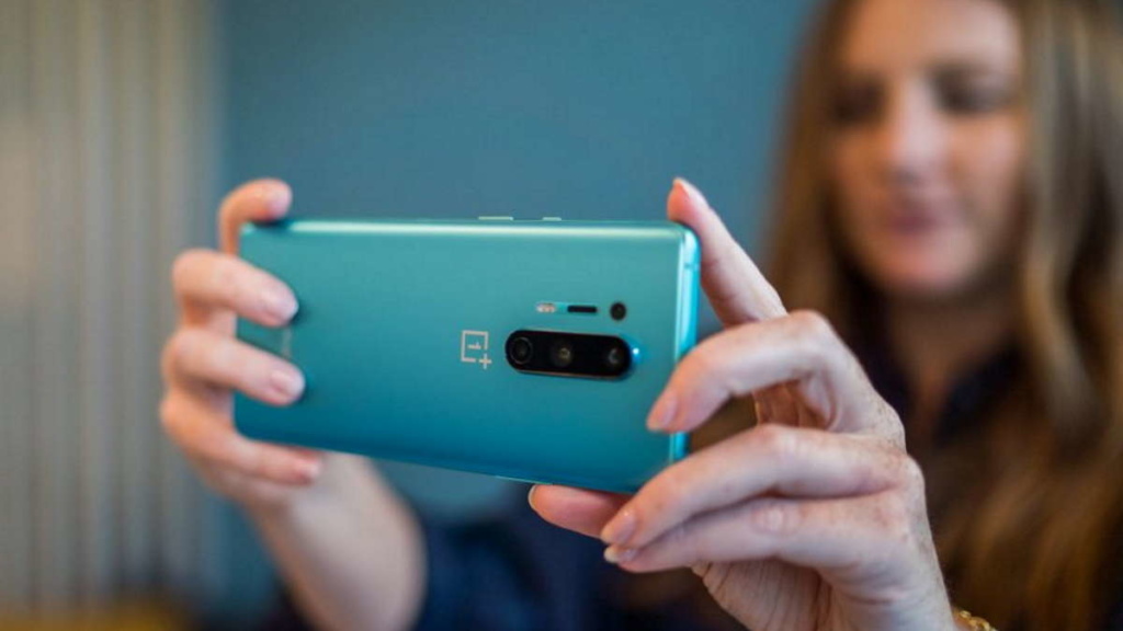 OnePlus 8 e 8 Pro começaram a receber a atualização de segurança de outubro