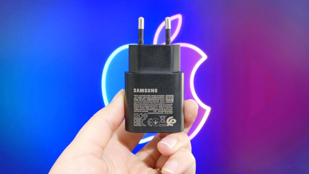Samsung remove publicação que gozava com a Apple pela falta do carregador no iPhone 12