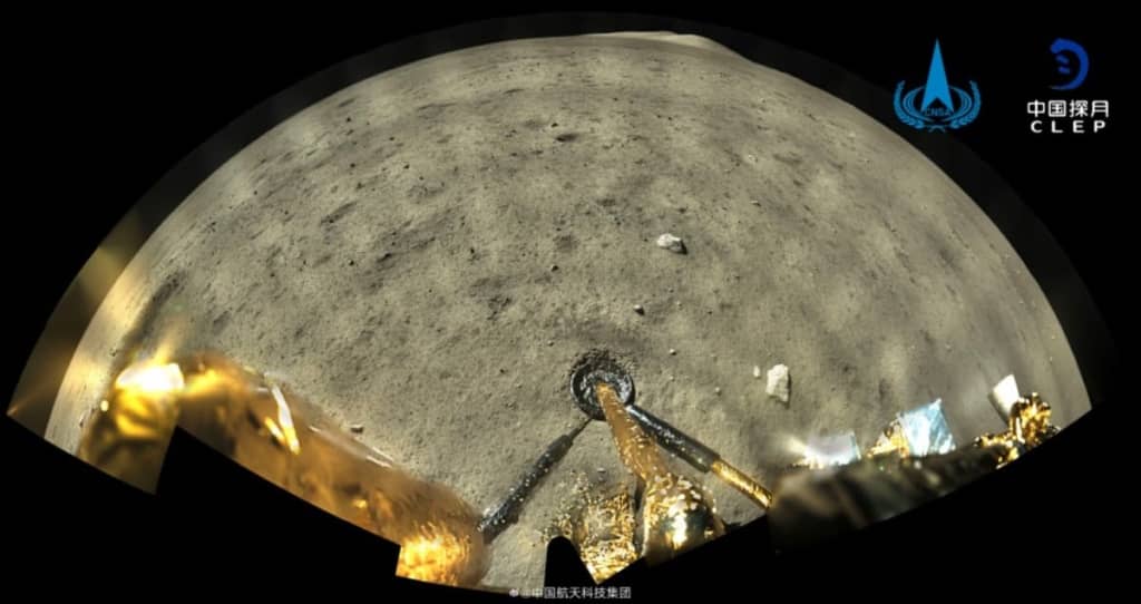 Missão espacial chinesa chega ao destino e envia fotos a cores da Lua (vídeo)