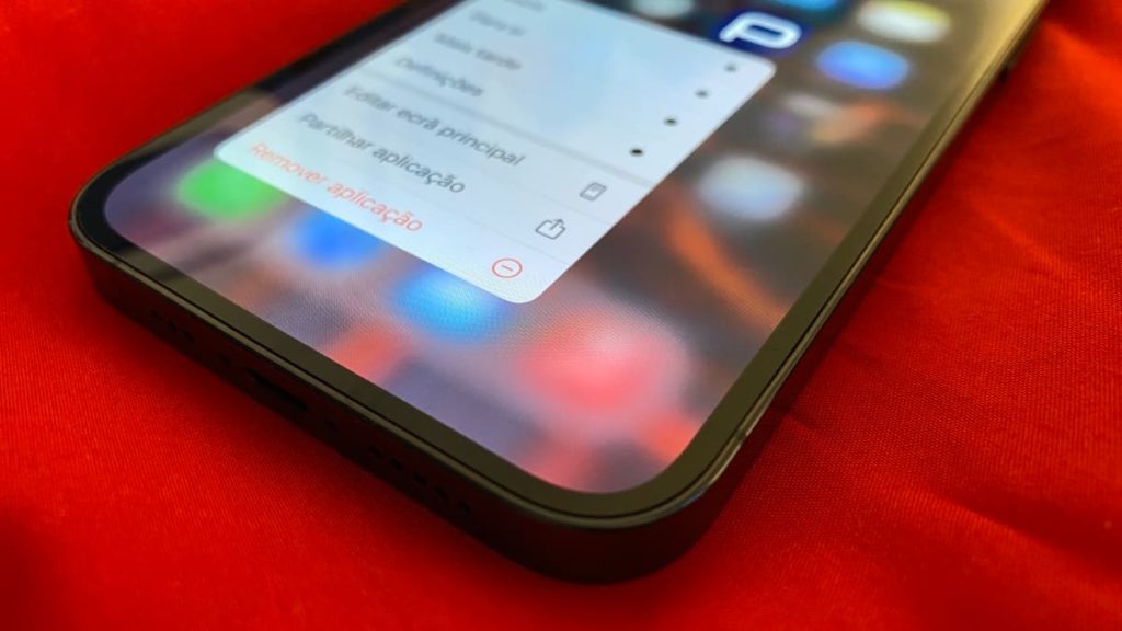 Samsung espera um grande 2021 graças à procura de ecrãs OLED para o iPhone