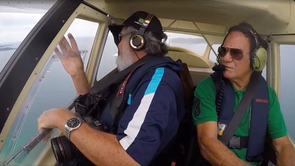 iPhone cai de avião a 300 metros de altura e filma trajetória até o chão (vídeo)