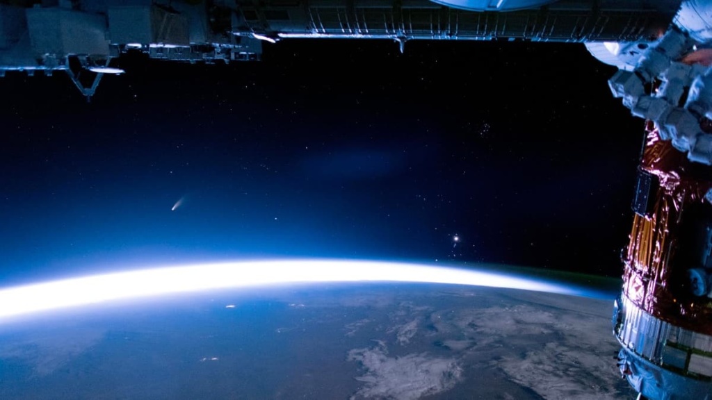 NASA: câmaras da Estação Espacial Internacional captaram imagens de 150 OVNIs