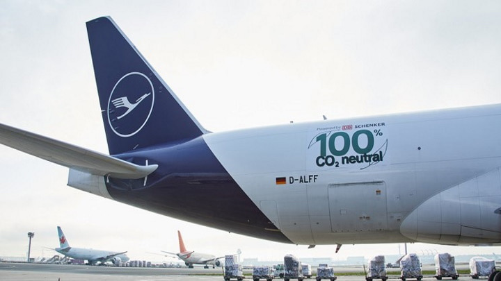 Lufthansa opera primeiro voo de carga neutro em carbono
