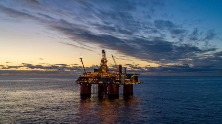 Agência da Energia alerta para a perigosa dependência da Europa em relação ao petróleo