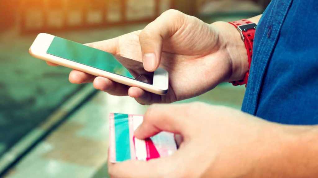 COVID-19: Quer tomar a vacina? Vai ter de responder à SMS