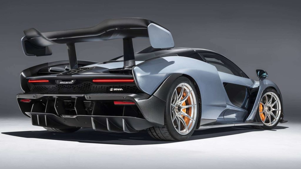 Procura um McLaren Senna? Como novo e tem 300 mil euros em extras