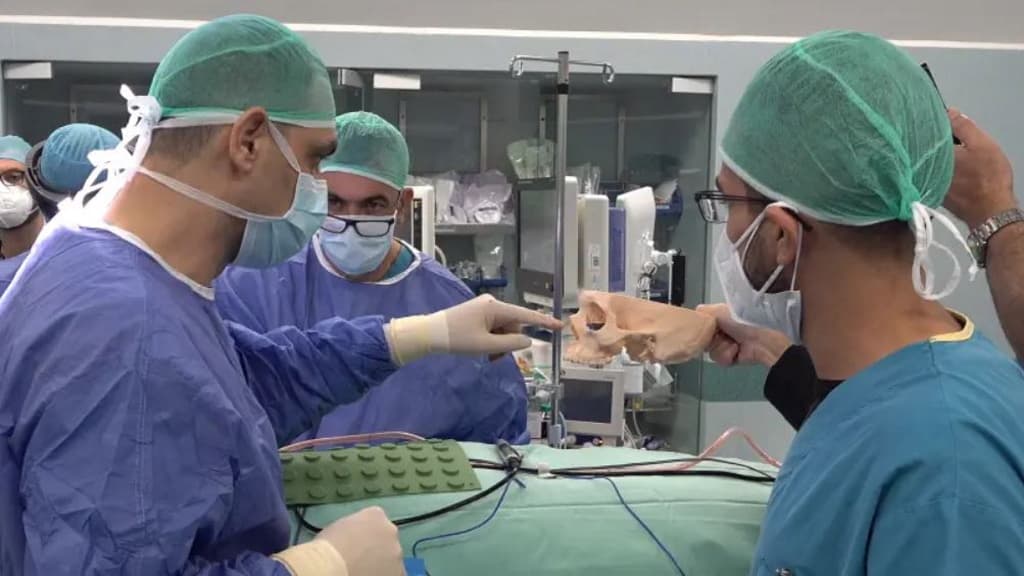 Israel realiza a primeira cirurgia com tecnologia 3D e Realidade Aumentada
