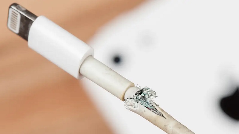 Apple regista patente de cabo mais resistente que pode substituir o atual Lightning