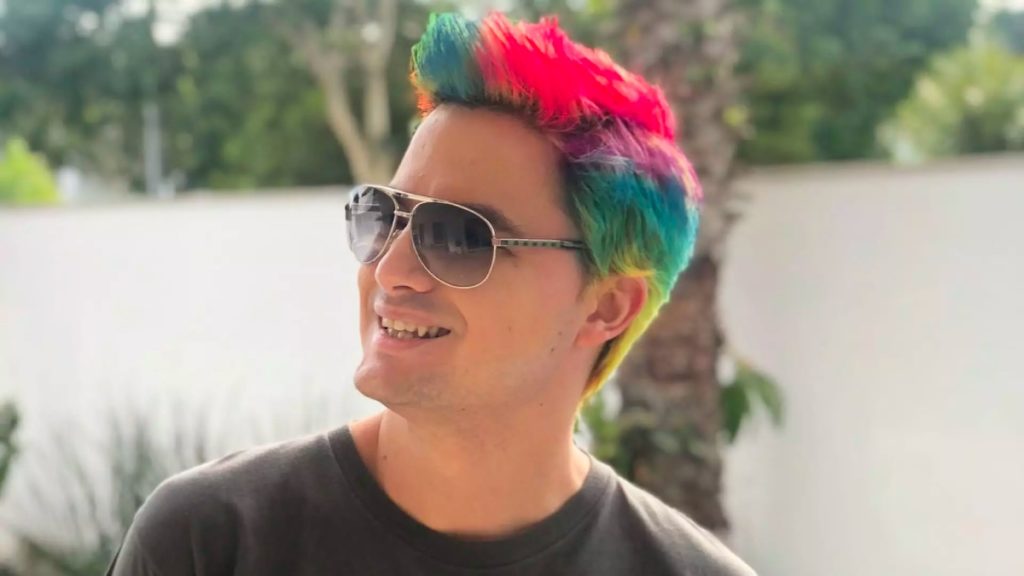 Brasil: Youtuber Felipe Neto cria movimento “Cala a Boca Já Morreu” contra Bolsonaro