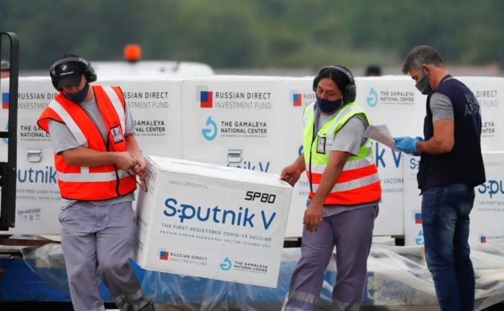 COVID-19: Vacina russa Sputnik V vai ser produzida em Itália