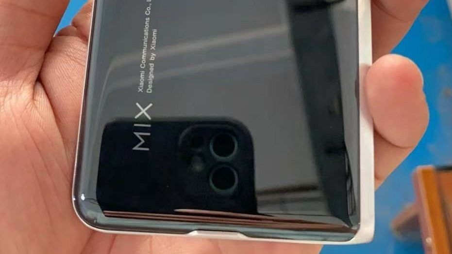 Imagens revelam smartphone Xiaomi Mi MIX dobrável. Será desta?