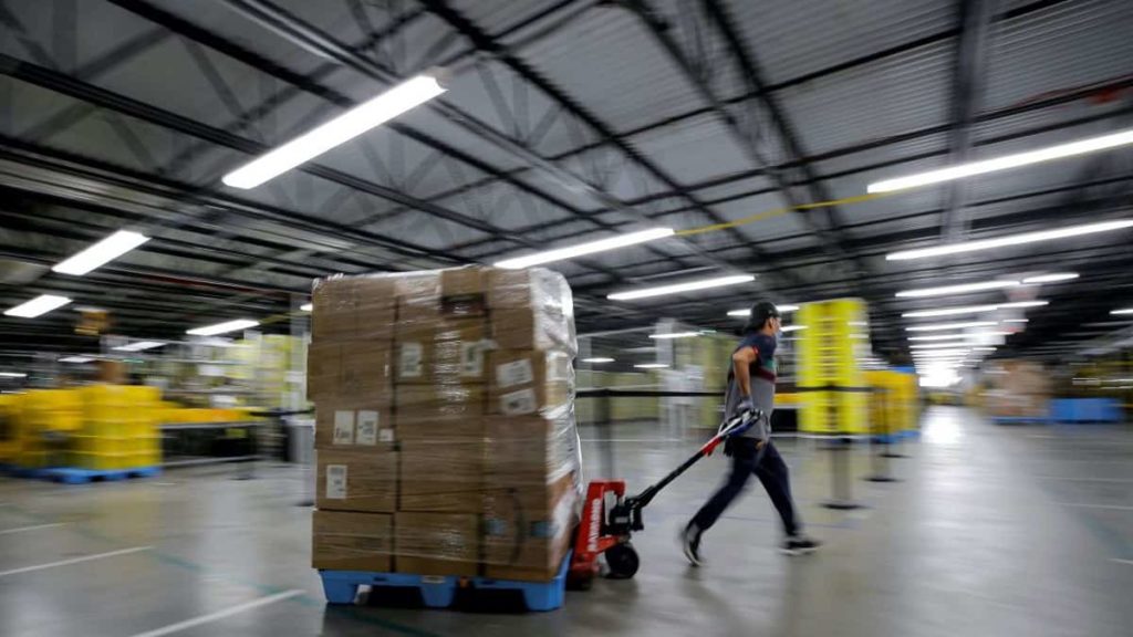 Amazon despediu trabalhadores ativistas ilegalmente, diz o NLRB