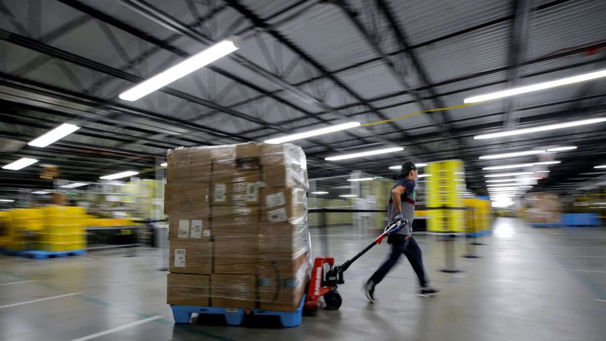 Amazon vai investir milhares de milhões de dólares para prevenir a escassez do Natal