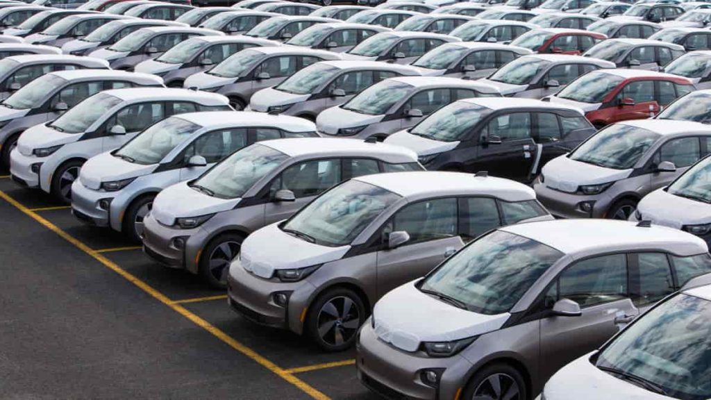 Bruxelas quer carros elétricos “acessíveis para todos os europeus”