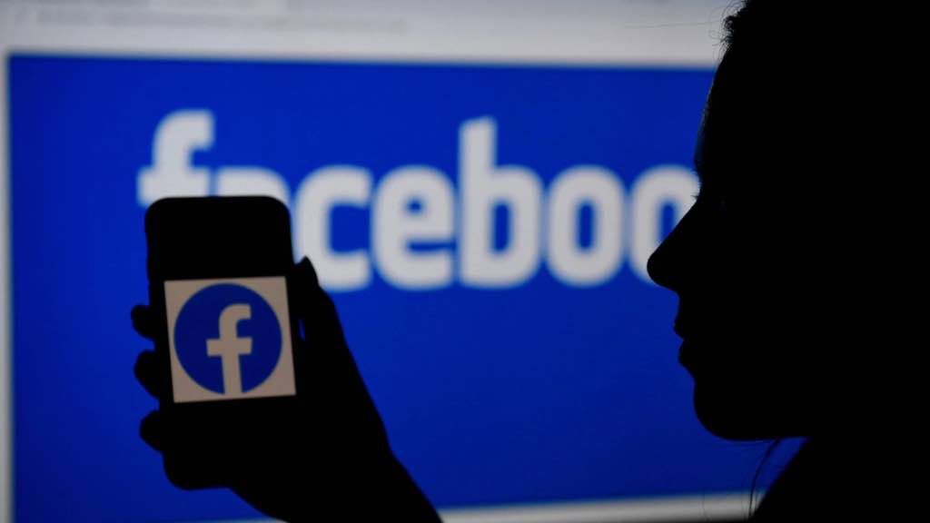 Facebook terá despedido 52 empregados por espiarem utilizadores