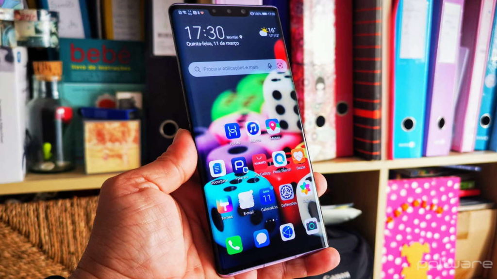 Huawei lança programa para trocar bateria e aumentar armazenamento dos smartphones
