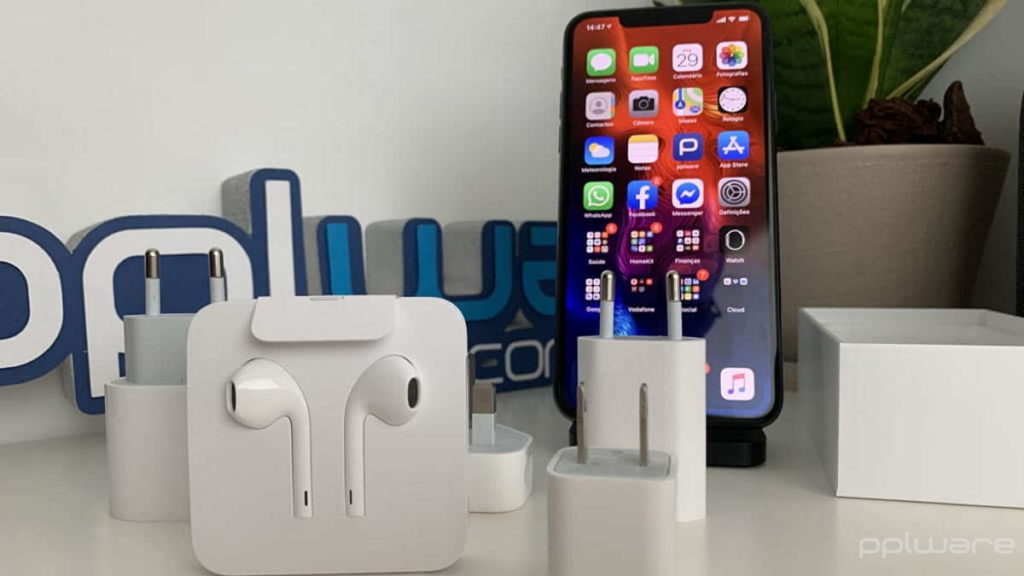 A decisão da Apple de remover o carregador do iPhone compensa a todos e ao planeta