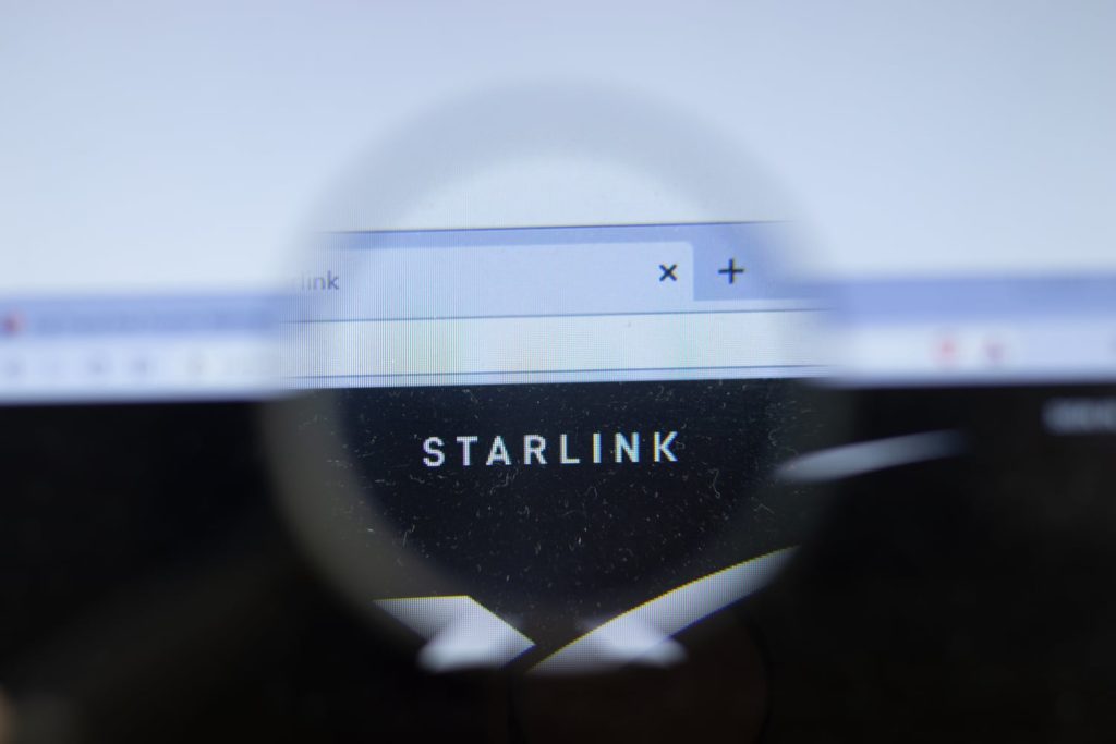 Internet da Starlink já funciona a 300 Mbps (Com antenas até com gelo)