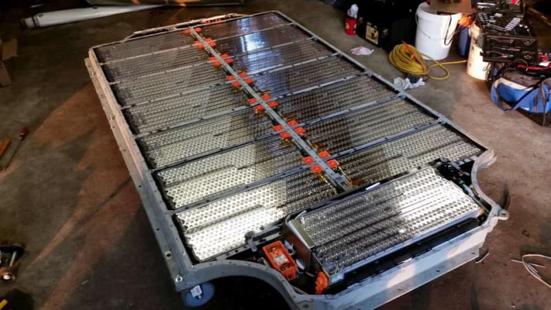 Tesla diz que pode reciclar 92% dos materiais das células de bateria