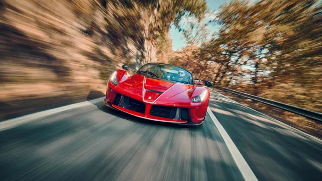 Os mais ricos não querem carros elétricos? Ferrari adia segundo modelo pela fraca procura