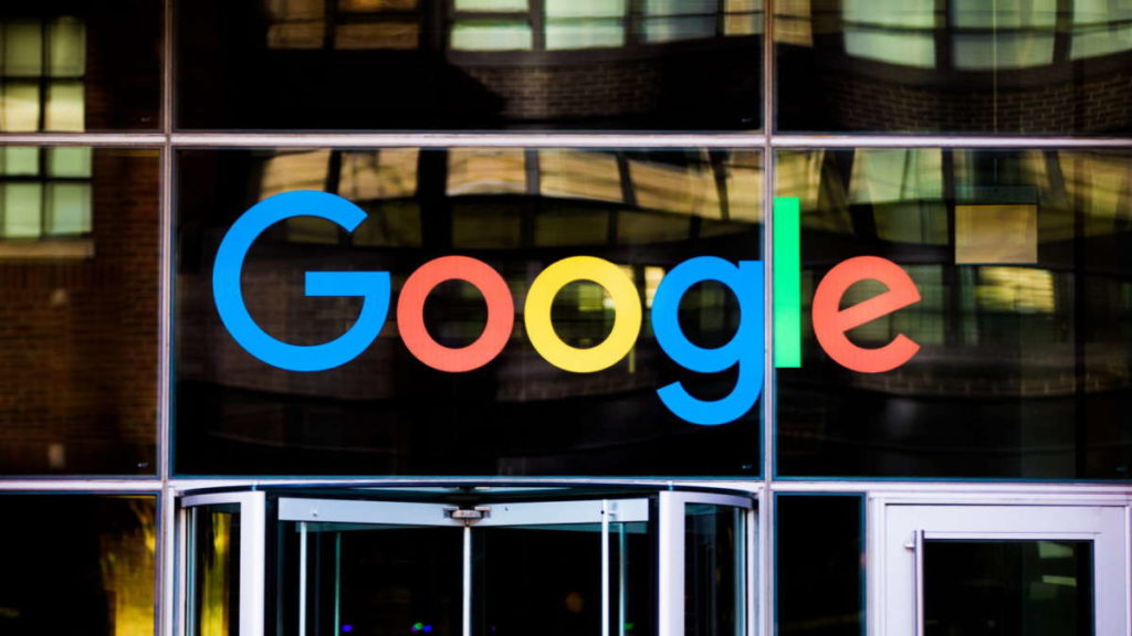 Rússia ameaça a Google: “abrandamos o acesso aos serviços se não eliminarem conteúdos”